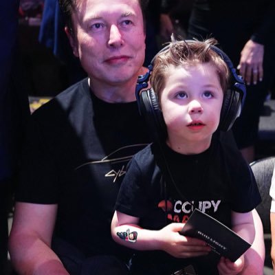 RocketElonMAn's profile picture. 