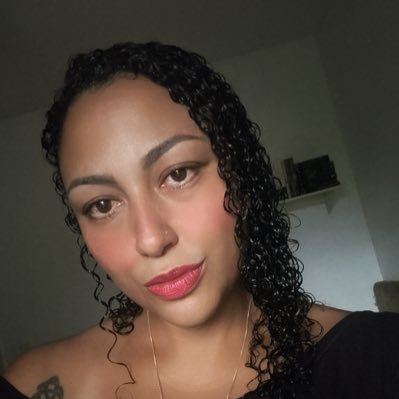 lanecapelli's profile picture. Sou alguem que gosta de ler e ver filmes e não vivo sem minha família