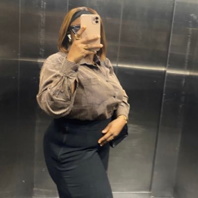 clarah_fransis's profile picture. 9-5 babe during the day & some weekends, Tailor at night & other weekends. I’m not interested in getting to know you or be known by you. Skip the pleasantries.