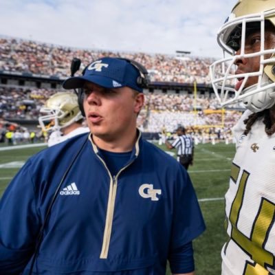 Robbie1Bell's profile picture. 1 John 4:16 - Assistant OL Coach @ Georgia Tech  - UofL 🏈 Alum