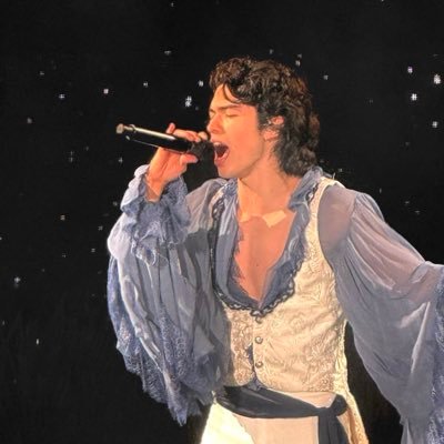 stillsunshine_'s profile picture. fan of too many people (real or not)