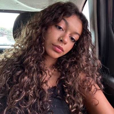 isandraoli's profile picture. 