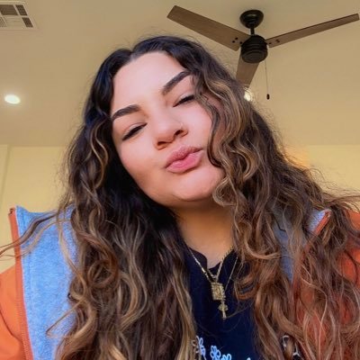 LisetteOchoa's profile picture. thank you universe.🖤✨