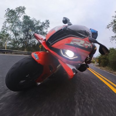 lwallace_977's profile picture. Me encantan los helicopteros de R/C y me encantan los dias domingo por que es el dia que puedo volar!!!!! Es sin duda alguna mi dia favorito, lo disfruto mucho