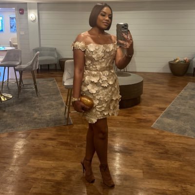 meauxtothe's profile picture. *jadakiss laugh*