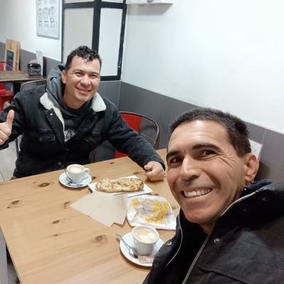 Vagfloame's profile picture. Mucha vida, aprendiz de Ing. Civil, soñador, #playa, #futbol, #ciclismo, #F1. Adicto al ☕  Born🇻🇪