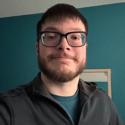 Peachobie212's profile picture. INFP, 26, L(G)BTQ+, Capricorn.