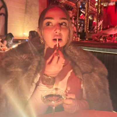 pelinsahnn's profile image