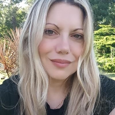 IAmJimenaArroyo's profile picture. 🎤 Singer-Songwriter | Cantante y Compositora 🇦🇷 |⚡1/2 of @Excordeofficial | ✍️ Author | Autora
| 💼📖 ENG-SPA Sworn Translator | Traductora Pública ING-ESP