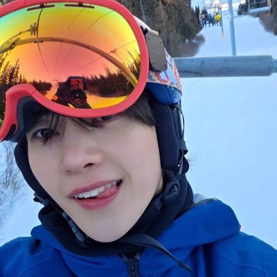 sadclichestory's profile picture. it's me, the person from everyone's oomf tweets