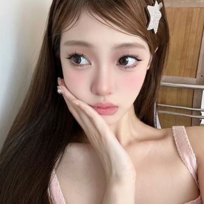 eclfirs's profile picture. 𐙚 ♡⋆｡˚ a little pink store filled with effort, gratitude, and endless quiet love 🍓