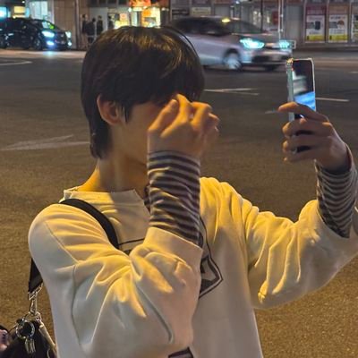 sunluhv's profile picture. 020423 020324 120624 030125 070925🦊 she/her fan account ୨ৎ