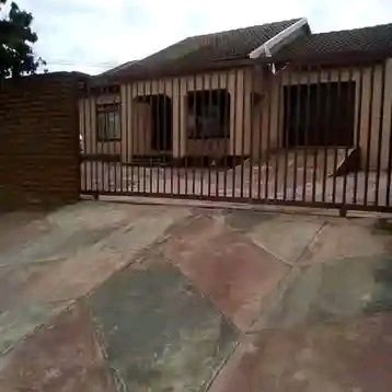 NhlanhlaMa3103's profile picture. 