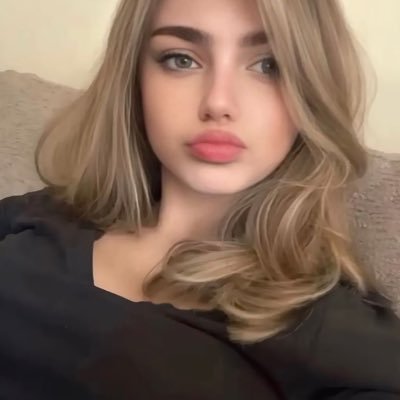 evf7l's profile picture. إن اللّٰه ما يؤخر إلا ليعوّض