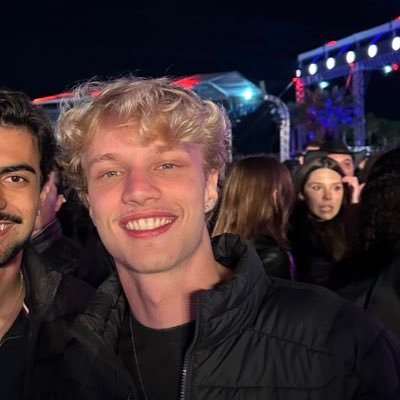 henriqueboson's profile picture. I build stuff • https://t.co/d2nY2lo617