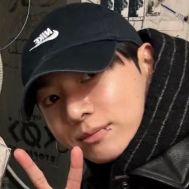 jeonsrevi's profile picture. ⠀⠀⠀⠀ ⠀⠀⠀⠀ Só me importo com o BTS