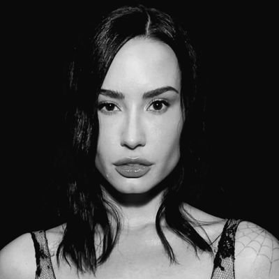 comfrtdemi's profile picture. - daily demi lovato photos • she/her • 28