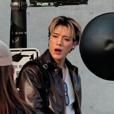 robqers's profile picture. business acc.