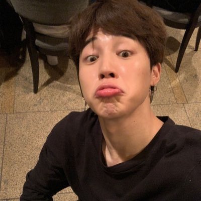 ilvsprkjm's profile picture. bts cantando bombón asesino en river