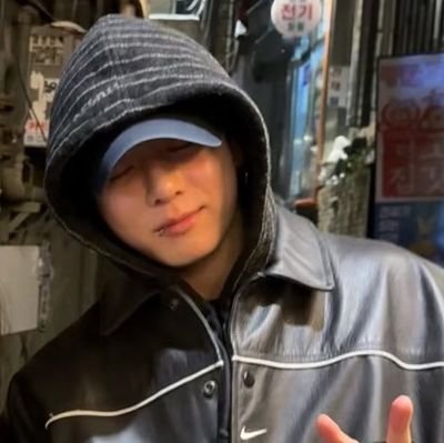 shhngi's profile picture. sólo quiero ver a los biti en vivo y me puedo morir feliz