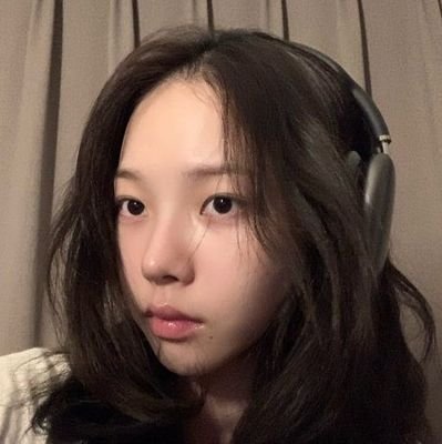 Eeung_e's profile picture. 