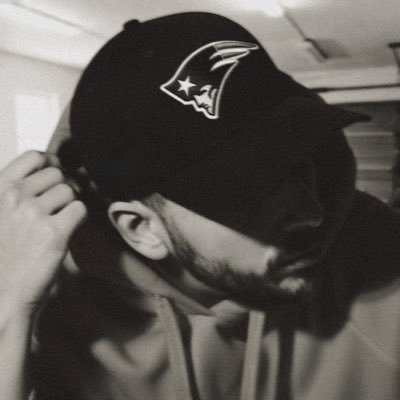 RealEvanderApe's profile picture. Proud member of the “Dumb Money” club—it’s a lifestyle, not just a play. $AMC $GME $HYMC. 🦍 Expect 20% movie posts, 80% pendejadas, and 100% respect. No DMs.