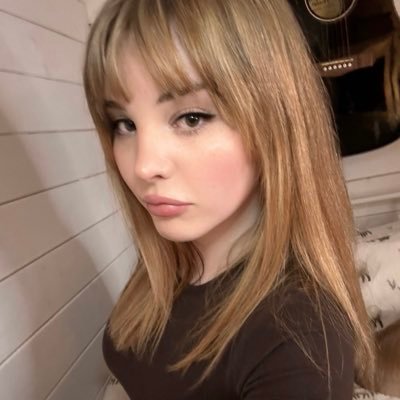 everlyeira's profile picture. trans girl ♡ alt account @wakingspells