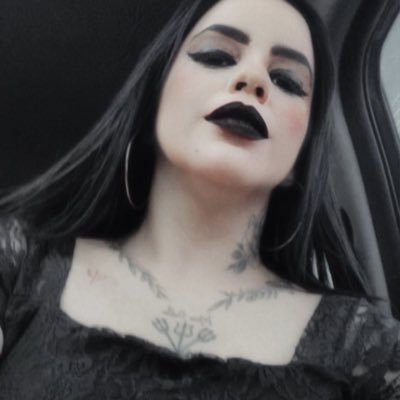 oman_tarot1's profile picture. Taróloga, iniciada na Quimbanda Tradicional. Bruxaria Tradicional e Luciferiana. Consultas particulares no link abaixo ⬇️