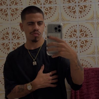 hvctorandres's profile picture. probablemente no me importa un carajo. ♋️