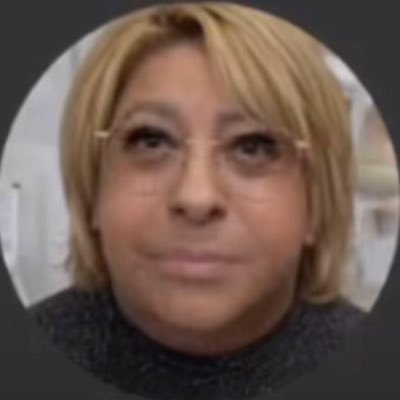 sthanicolas's profile picture. qualquer coitado interpretado pelo gael garcia bernal