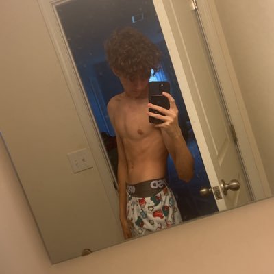 Twink100820's profile picture. Verse / HMU I do customs 🤫, Onlyfans out now 🍆💦, Sextapes and more coming out soon 😉
