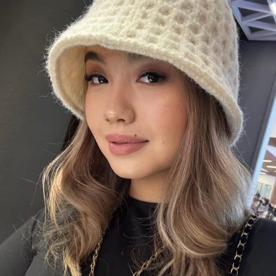 Lkhamnorjinn's profile picture. Энд хэн нэгэнд таалагдах гэж биш,
үнэнээ хэлэх гэж бичнэ📑✍️