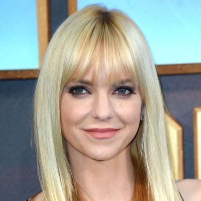 AnnaFaris578950's profile picture. 🌹