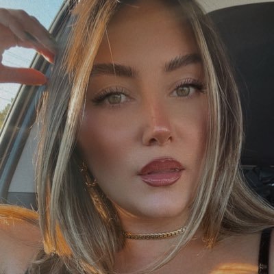 JulesLevz's profile picture. benophie pilled, poppyalex truther