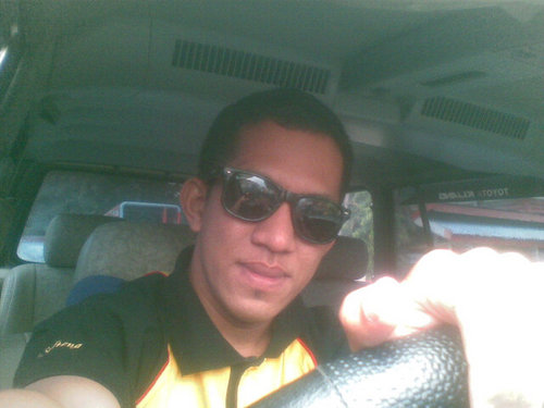 daniel_abalabal's profile picture. Nilai dari seseorang itu di tentukan dari keberaniannya memikul tanggungjawab, mencintai hidup dan pekerjaannya.