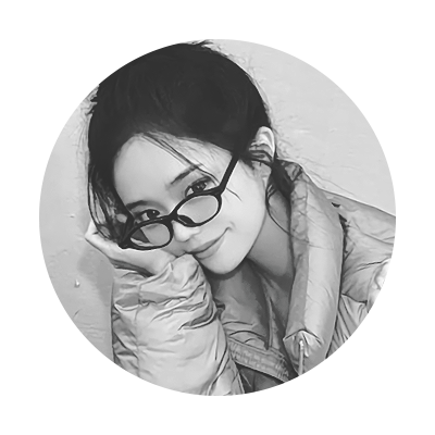 alhamcra's profile picture. 🐰🎐 ふわふわウサギの step & smile, holding candy 🍓