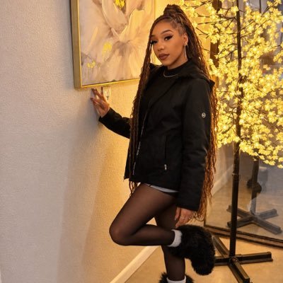 the0nlydee__'s profile picture. Girl mom 💕