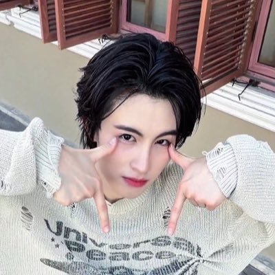 april_l24's profile picture. 