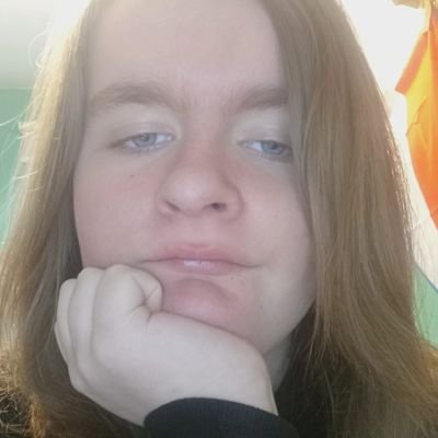 ManonLangh28594's profile picture. Jeune lycéenne révolutionnaire, distributiste et socialiste libérale souhaitant un monde plus équitable!~♥️