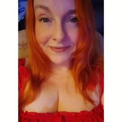 Feebleeona's profile picture. Mum of 3, Love Supernatural, TWD, AHS, All things Paranormal, & Photography.  Fibromyalgia & Endometrial cancer warrior! 🍑💪💖  No DMs please. X