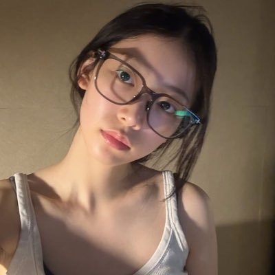 lumiraaw's profile picture. 