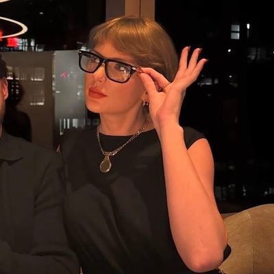 evermore3_'s profile picture. MILF (man i love fstar wars)                                                            @YuniCrys @1lustforl1fe bebes 💕 // @Gabriel_Seh @joacodss3 ♡