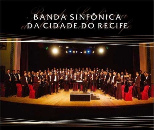 A Banda Sinfônica do Recife sob a regência do maestro Nenéu Liberalquino, executa um repertório eclético, que vai desde a MPB até a música erudita...,