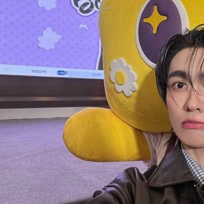 pv_namm's profile picture. 