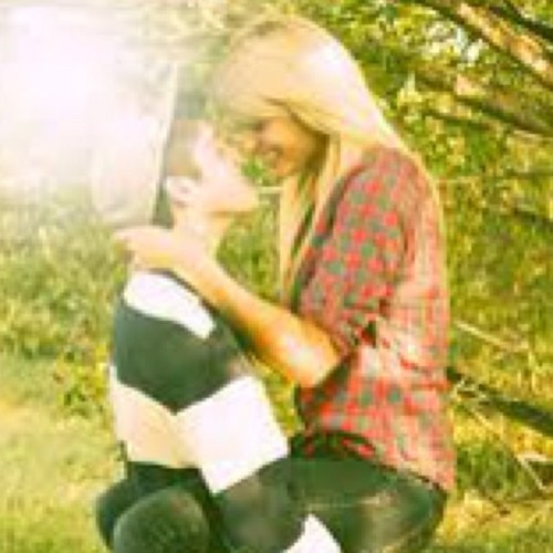 Normal girl, living a very normal life! I also follow back anyone who follows me! YOLO3 live, laugh, love(: