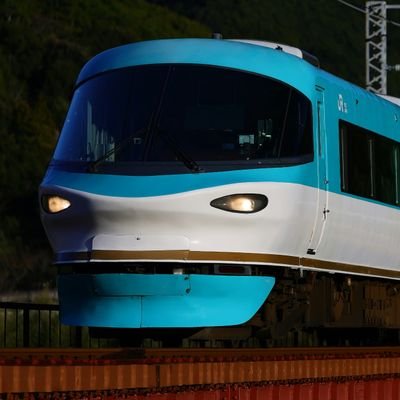 KC11071384's profile picture. 名鉄、JRW特急、68X系、京急、近鉄特急、JRF、野球、まつり好きです！どこかのディーゼル機関士
写真上手いと思う方のみフォローします！
機材Canon EOS R1 RF100-300F2.8L RF100-500F4.5-7.1L RF24-105F2.8LZ