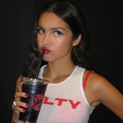 zluezain's profile picture. 