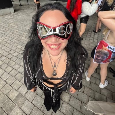 popejkiszka's profile picture. our cynical minds will make it totally worth it