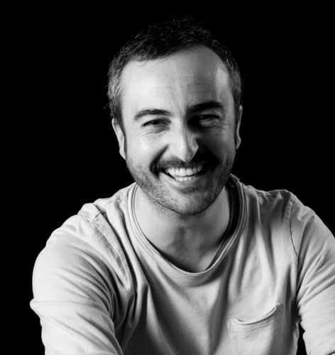 Community Manager y Responsable de Diseño en @j2a2solutions, empresa creadora de @cloudwaiter.