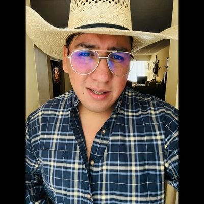 EdwinYuseff's profile picture. Hola friends 🇲🇽 Me gusta el Rock 🤘🏼Xbox🎮 gt: MGFxXBRUNETTXx  práctico el fútbol ⚽ Home Is Where The Heart Is❤ Saludos :3